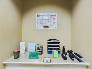 Apartments in Baton Rouge - Southgate Towers Apartments - Study Room Office Supplies        